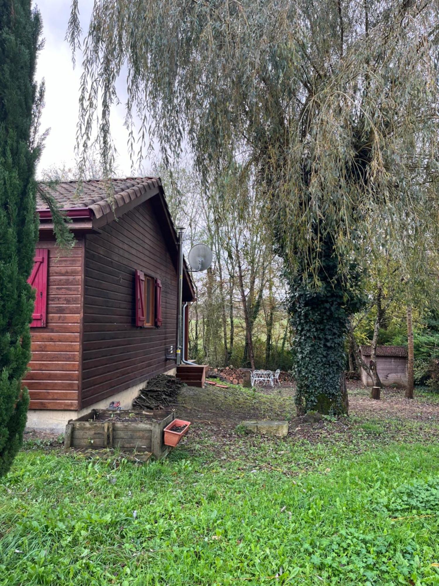 Villa Chez Mamie LʼIsle-Jourdain Exterior foto